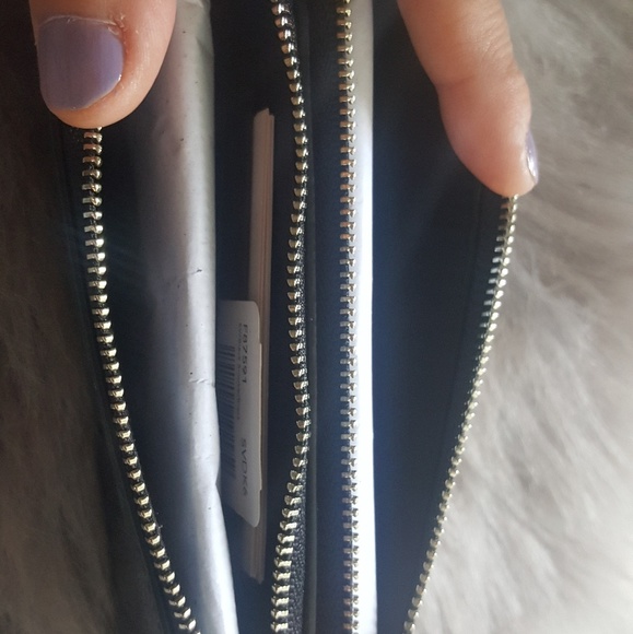 Coach Signature Double Zip PVC Leather Wallet - Picture 5 of 6
